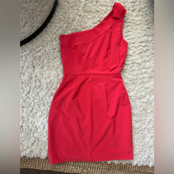 Molly Bracken - one shoulder deep pink dress (knee length) - Picture 4 of 4